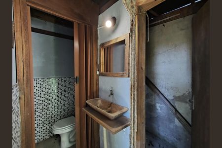Casa à venda com 230m², 3 quartos e 2 vagas Casa à venda com 230m², 3 quartos e 2 vagasBanheiro