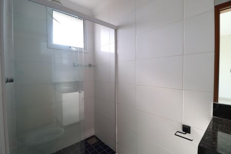Apartamento para alugar com 64m², 2 quartos e 2 vagasBanheiro do Quarto 1