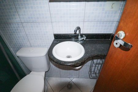 Casa para alugar com 115m², 3 quartos e 2 vagasBanheiro Social