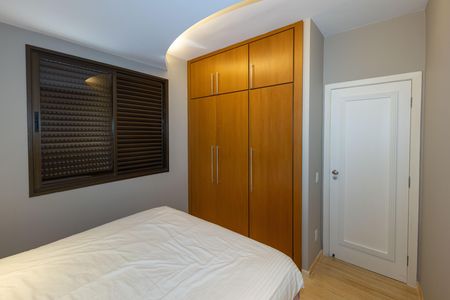 Apartamento à venda com 150m², 3 quartos e 3 vagas Apartamento à venda com 150m², 3 quartos e 3 vagasQuarto 1