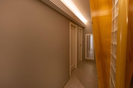 Apartamento à venda com 150m², 3 quartos e 3 vagas Apartamento à venda com 150m², 3 quartos e 3 vagasCorredor