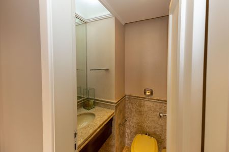 Apartamento à venda com 150m², 3 quartos e 3 vagas Apartamento à venda com 150m², 3 quartos e 3 vagasLavabo da Sala de TV