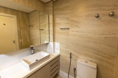 Apartamento à venda com 150m², 3 quartos e 3 vagas Apartamento à venda com 150m², 3 quartos e 3 vagasBanheiro da Suíte 1