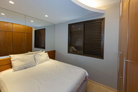 Apartamento à venda com 150m², 3 quartos e 3 vagas Apartamento à venda com 150m², 3 quartos e 3 vagasQuarto 1