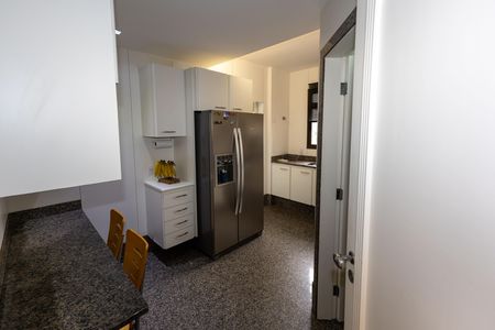 Apartamento à venda com 150m², 3 quartos e 3 vagas Apartamento à venda com 150m², 3 quartos e 3 vagasCozinha