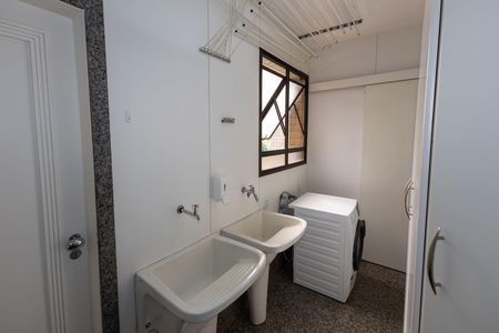 Apartamento à venda com 150m², 3 quartos e 3 vagas Apartamento à venda com 150m², 3 quartos e 3 vagasÁrea de Serviço
