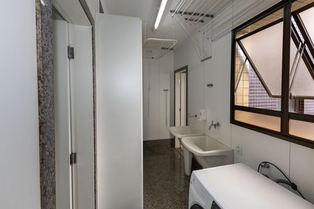 Apartamento à venda com 150m², 3 quartos e 3 vagas Apartamento à venda com 150m², 3 quartos e 3 vagasÁrea de Serviço