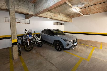 Apartamento à venda com 150m², 3 quartos e 3 vagas Apartamento à venda com 150m², 3 quartos e 3 vagasGaragem
