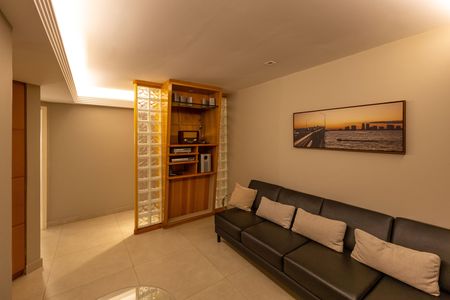 Apartamento à venda com 150m², 3 quartos e 3 vagas Apartamento à venda com 150m², 3 quartos e 3 vagasSala de Estar 2