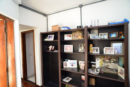 Casa de condomínio à venda com 1000m², 6 quartos e 2 vagasHall dos Quartos