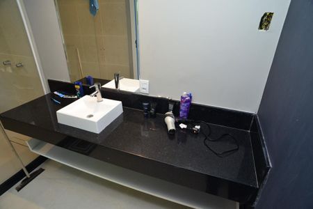 Casa de condomínio à venda com 1000m², 6 quartos e 2 vagasBanheiro Segundo Piso