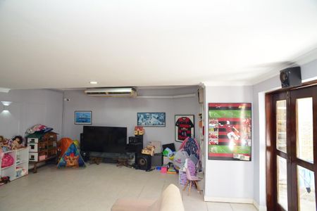 Casa de condomínio à venda com 1000m², 6 quartos e 2 vagasSala TV