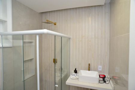 Casa de condomínio à venda com 1000m², 6 quartos e 2 vagasBanheiro Social Segundo Piso