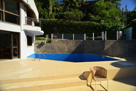 Casa de condomínio à venda com 1000m², 6 quartos e 2 vagasExternas