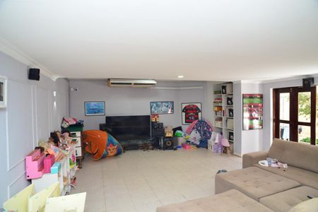 Casa de condomínio à venda com 1000m², 6 quartos e 2 vagasSala TV