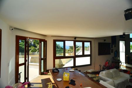 Casa de condomínio à venda com 1000m², 6 quartos e 2 vagasSala