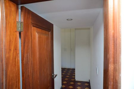 Casa de condomínio à venda com 1000m², 6 quartos e 2 vagasSuíte