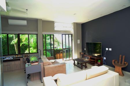 Casa de condomínio à venda com 1000m², 6 quartos e 2 vagasSala Segundo Piso