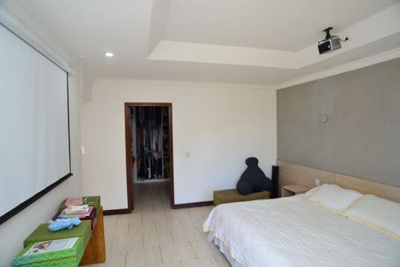 Casa de condomínio à venda com 1000m², 6 quartos e 2 vagasSuíte Principal
