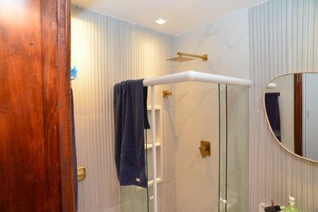 Casa de condomínio à venda com 1000m², 6 quartos e 2 vagasBanheiro Social
