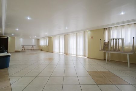 Apartamento para alugar com 70m², 2 quartos e 1 vagaÁrea comum - Salão de festas