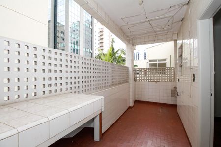Apartamento à venda com 133m², 3 quartos e 1 vagaÁrea de Serviço