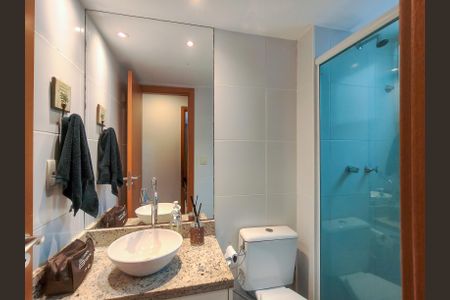 Apartamento à venda com 88m², 3 quartos e 2 vagas Apartamento à venda com 88m², 3 quartos e 2 vagasBanheiro Corredor