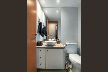Apartamento à venda com 88m², 3 quartos e 2 vagas Apartamento à venda com 88m², 3 quartos e 2 vagasBanheiro Corredor