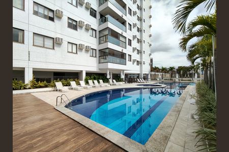 Apartamento à venda com 88m², 3 quartos e 2 vagas Apartamento à venda com 88m², 3 quartos e 2 vagasÁrea comum - Piscina