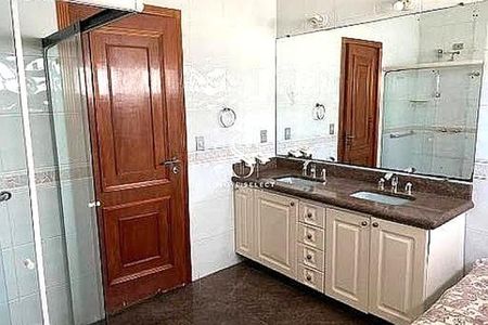Casa à venda com 4 quartos, 450m² em Jardim dos Estados, São Paulo
