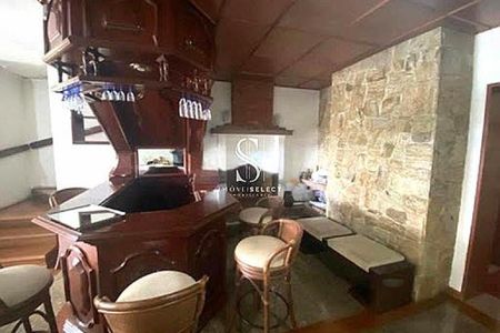 Casa à venda com 4 quartos, 400m² em Alto da Lapa, São Paulo