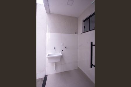Casa para alugar com 64m², 2 quartos e 1 vagaÁrea de Serviço