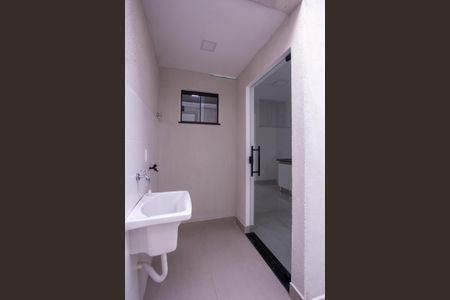 Casa para alugar com 64m², 2 quartos e 1 vagaÁrea de Serviço