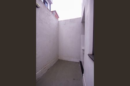 Casa para alugar com 64m², 2 quartos e 1 vagaÁrea de Serviço
