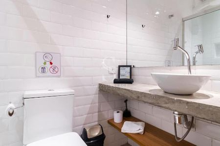 Casa à venda com 307m², 8 quartos e sem vaga