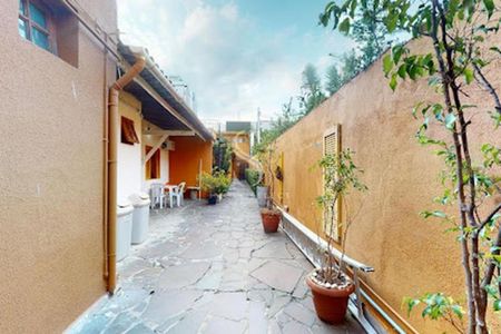 Casa à venda com 307m², 8 quartos e sem vaga