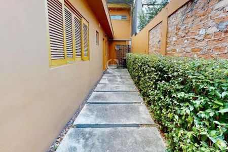 Casa à venda com 307m², 8 quartos e sem vaga