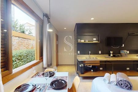 Casa à venda com 8 quartos, 307m² em Pinheiros, São Paulo