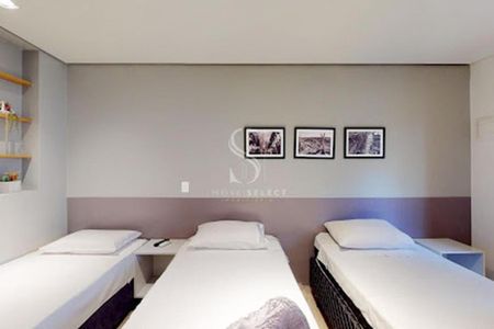 Casa à venda com 307m², 8 quartos e sem vaga
