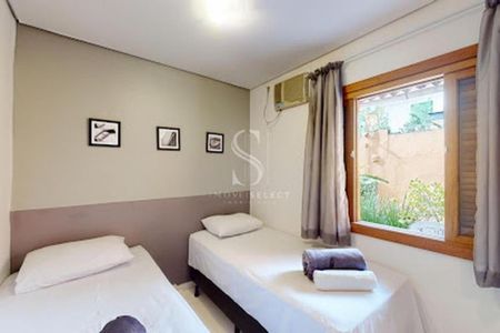 Casa à venda com 307m², 8 quartos e sem vaga
