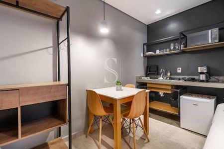 Casa à venda com 307m², 8 quartos e sem vaga