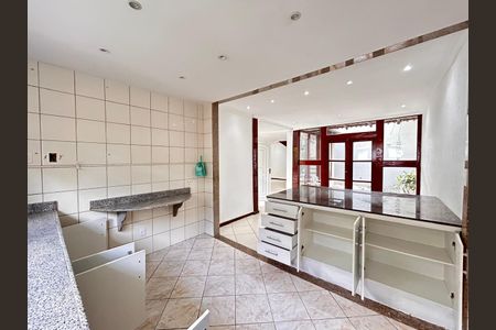 Casa de condomínio à venda com 250m², 3 quartos e 2 vagasCozinha