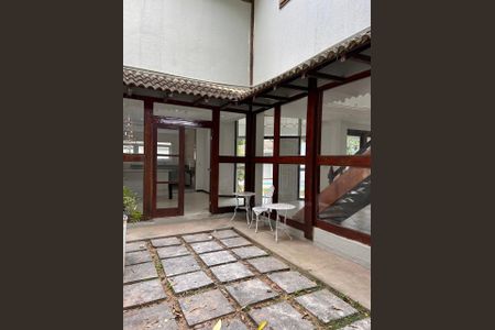 Casa de condomínio à venda com 250m², 3 quartos e 2 vagasÁrea externa