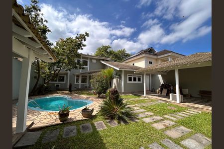 Casa de condomínio à venda com 250m², 3 quartos e 2 vagasÁrea externa