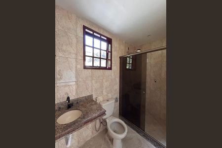Casa de condomínio à venda com 250m², 3 quartos e 2 vagasBanheiro