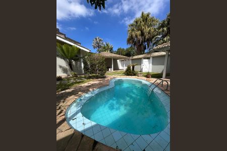 Casa de condomínio à venda com 250m², 3 quartos e 2 vagasÁrea externa