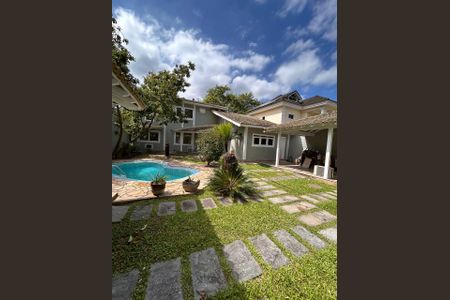 Casa de condomínio à venda com 250m², 3 quartos e 2 vagasÁrea externa