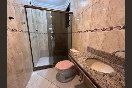 Casa de condomínio à venda com 250m², 3 quartos e 2 vagasBanheiro