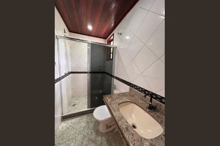 Casa de condomínio à venda com 250m², 3 quartos e 2 vagasBanheiro