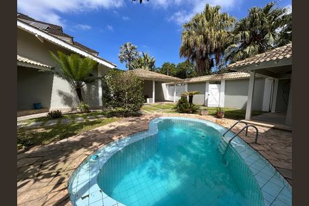 Casa de condomínio à venda com 250m², 3 quartos e 2 vagasÁrea externa